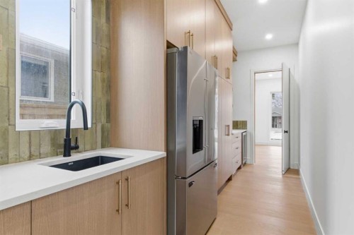 209 Windermere Road Sw, Calgary, AB - Indoor Photo Showing Kitchen