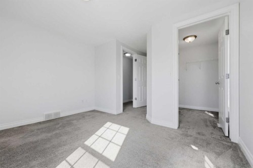 172 Somme Manor Sw, Calgary, AB - Indoor Photo Showing Other Room