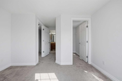 172 Somme Manor Sw, Calgary, AB - Indoor Photo Showing Other Room