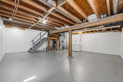 172 Somme Manor Sw, Calgary, AB - Indoor Photo Showing Basement