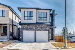 166 69 Street SW Calgary, AB T3H 5C7