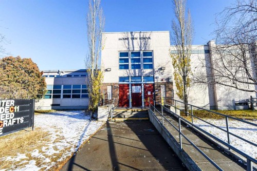 1917 Mountview Crescent Ne, Calgary, AB - Outdoor