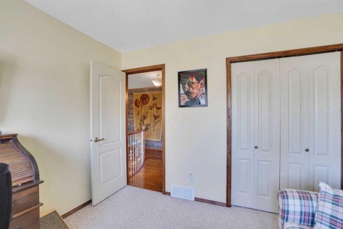 32 Harvest Park Way Ne, Calgary, AB - Indoor Photo Showing Bedroom