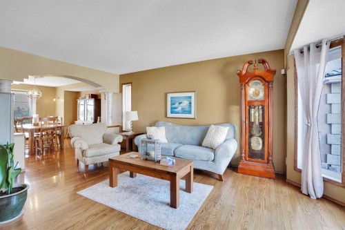 32 Harvest Park Way Ne, Calgary, AB - Indoor Photo Showing Living Room