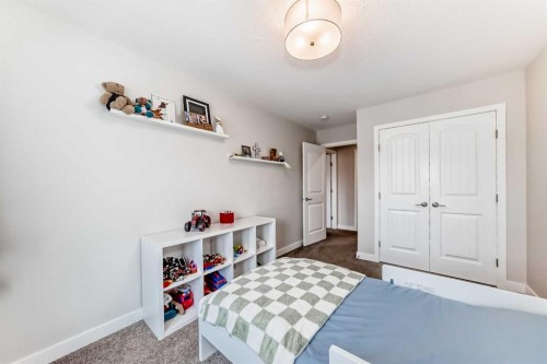 99 Legacy Glen Terrace Se, Calgary, AB - Indoor Photo Showing Bedroom