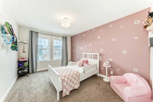 99 Legacy Glen Terrace Se, Calgary, AB - Indoor Photo Showing Bedroom