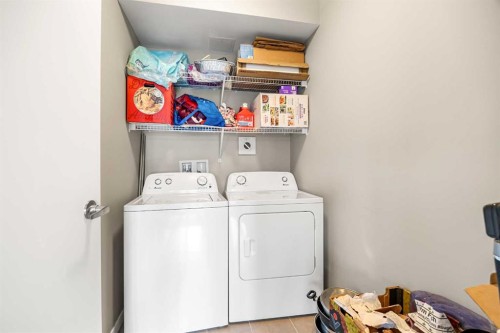 208-4818 Varsity Drive Nw, Calgary, AB - Indoor Photo Showing Laundry Room