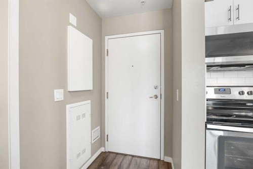 208-4818 Varsity Drive Nw, Calgary, AB - Indoor Photo Showing Other Room