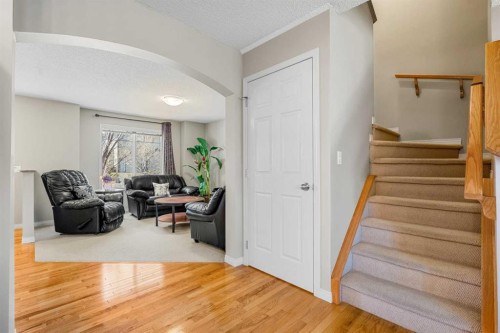 83 Saddlebrook Gardens Ne, Calgary, AB - Indoor Photo Showing Other Room