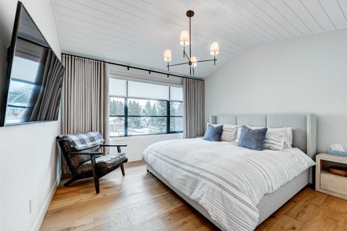 6755 Livingstone Drive Sw, Calgary, AB - Indoor Photo Showing Bedroom