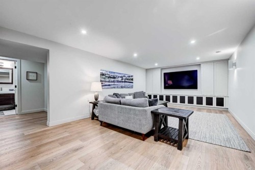 6755 Livingstone Drive Sw, Calgary, AB - Indoor