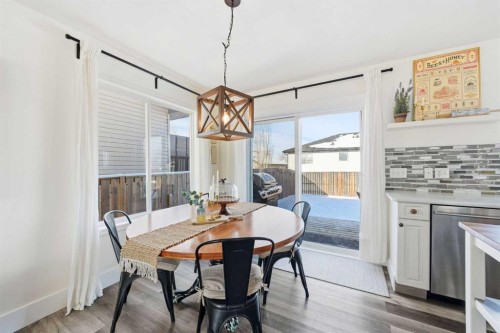 534 Hillview Gate, Strathmore, AB - Indoor Photo Showing Dining Room