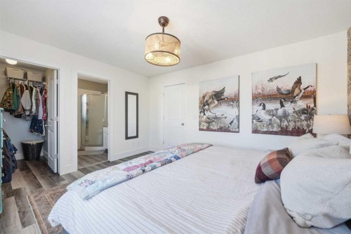 534 Hillview Gate, Strathmore, AB - Indoor Photo Showing Bedroom