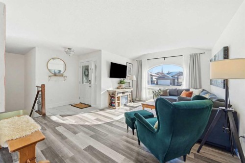 534 Hillview Gate, Strathmore, AB - Indoor Photo Showing Living Room