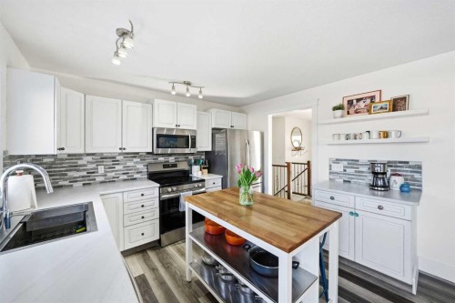 534 Hillview Gate, Strathmore, AB - Indoor Photo Showing Kitchen