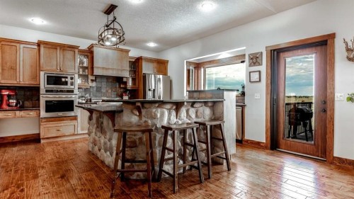 3100 Range Road 254, Strathmore, AB - Indoor