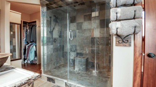 3100 Range Road 254, Strathmore, AB - Indoor Photo Showing Bathroom