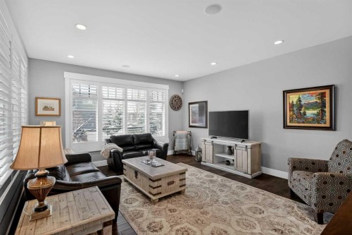 616 Coopers Crescent Sw, Airdrie, AB - Indoor Photo Showing Living Room