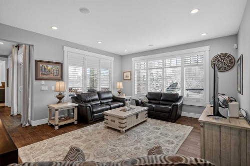 616 Coopers Crescent Sw, Airdrie, AB - Indoor Photo Showing Living Room