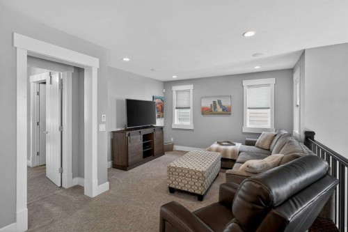 616 Coopers Crescent Sw, Airdrie, AB - Indoor