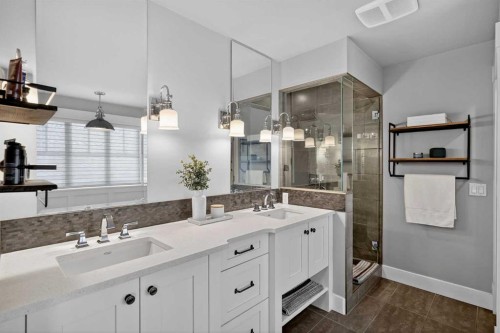616 Coopers Crescent Sw, Airdrie, AB - Indoor Photo Showing Bathroom