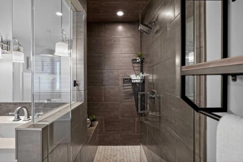 616 Coopers Crescent Sw, Airdrie, AB - Indoor Photo Showing Bathroom