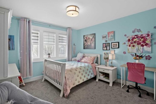 616 Coopers Crescent Sw, Airdrie, AB - Indoor Photo Showing Bedroom