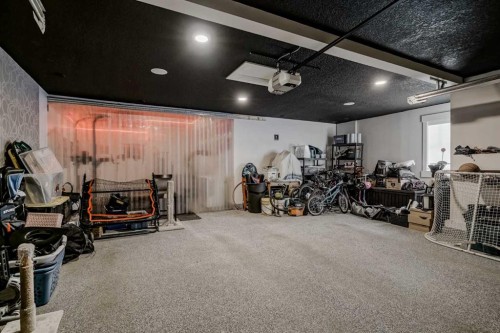 616 Coopers Crescent Sw, Airdrie, AB - Indoor Photo Showing Other Room