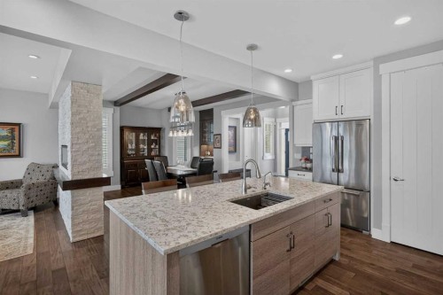 616 Coopers Crescent Sw, Airdrie, AB - Indoor Photo Showing Kitchen With Upgraded Kitchen