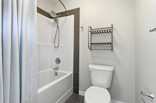52 Walden Green Se, Calgary, AB - Indoor Photo Showing Bathroom