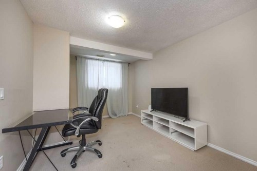 1005 New Brighton Gardens Se, Calgary, AB - Indoor