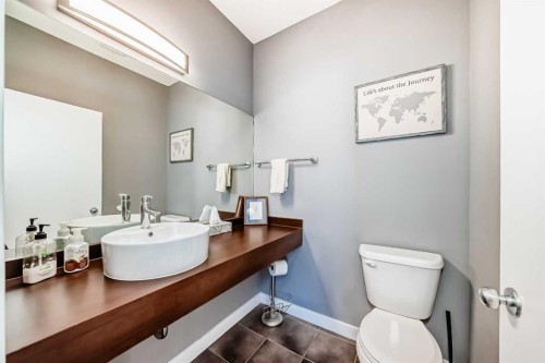 288 Copperstone Cove Se, Calgary, AB - Indoor Photo Showing Bathroom