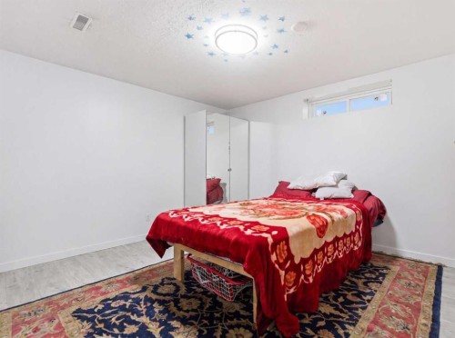 83 Coral Springs Grove Ne, Calgary, AB - Indoor Photo Showing Bedroom