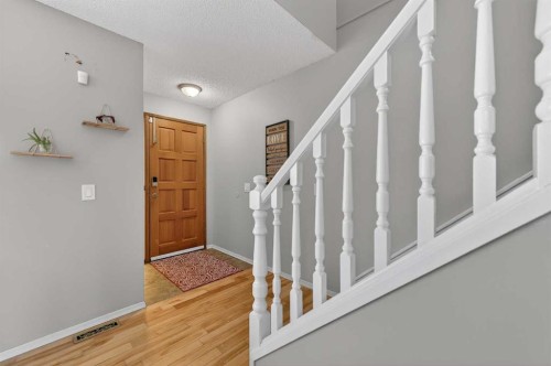 103 Macewan Drive Nw, Calgary, AB - Indoor Photo Showing Other Room