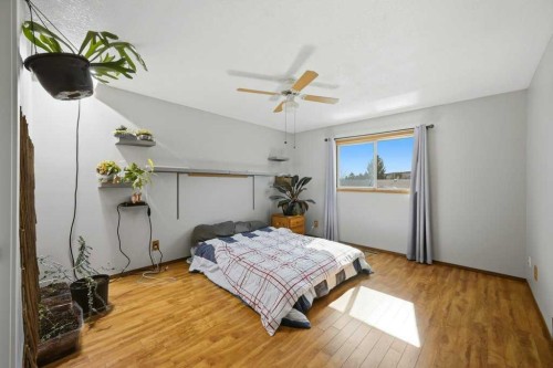 119 Macewan Meadow Way Nw, Calgary, AB - Indoor Photo Showing Bedroom