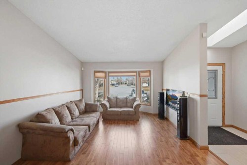119 Macewan Meadow Way Nw, Calgary, AB - Indoor Photo Showing Living Room
