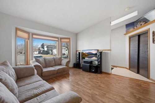 119 Macewan Meadow Way Nw, Calgary, AB - Indoor Photo Showing Living Room