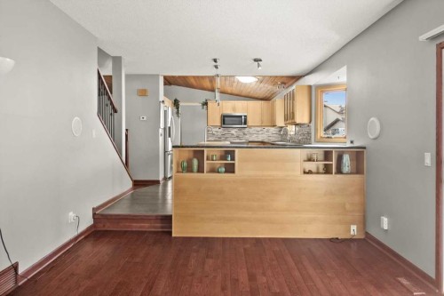 244 Ranchridge Bay Nw, Calgary, AB - Indoor Photo Showing Kitchen