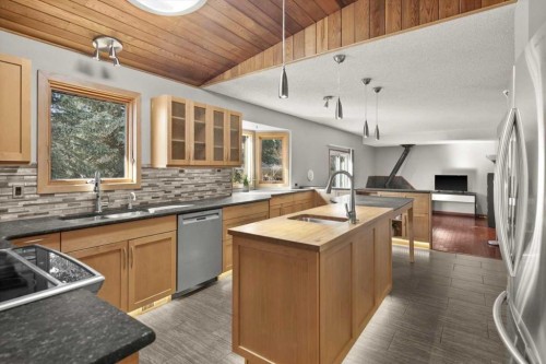 244 Ranchridge Bay Nw, Calgary, AB - Indoor Photo Showing Kitchen