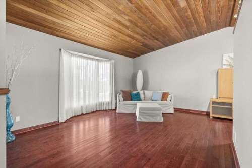 244 Ranchridge Bay Nw, Calgary, AB - Indoor