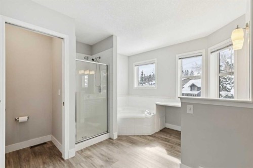 328 Prominence Heights Sw, Calgary, AB - Indoor Photo Showing Bathroom