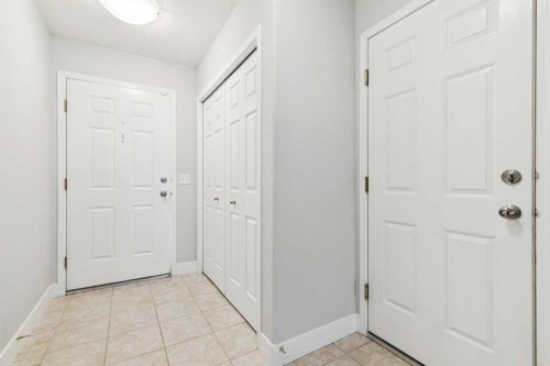 328 Prominence Heights Sw, Calgary, AB - Indoor Photo Showing Other Room