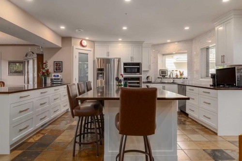 88 Woodacres Drive Sw, Calgary, AB - Indoor Photo Showing Other Room