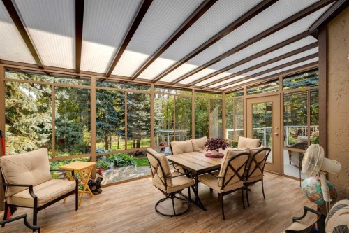 88 Woodacres Drive Sw, Calgary, AB - Indoor Photo Showing Dining Room