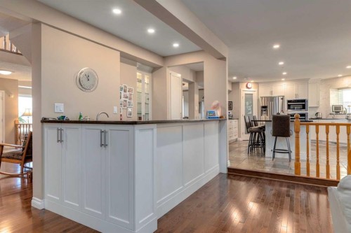 88 Woodacres Drive Sw, Calgary, AB - Indoor