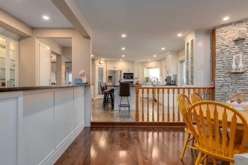 88 Woodacres Drive Sw, Calgary, AB - Indoor Photo Showing Dining Room