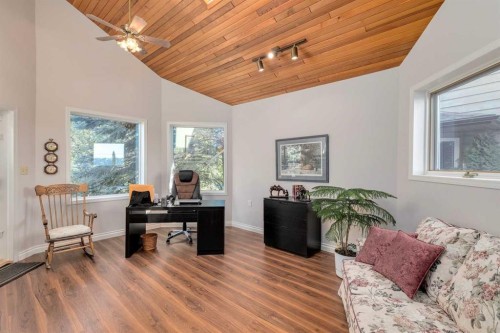 88 Woodacres Drive Sw, Calgary, AB - Indoor