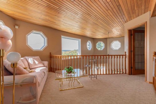 88 Woodacres Drive Sw, Calgary, AB - Indoor Photo Showing Other Room