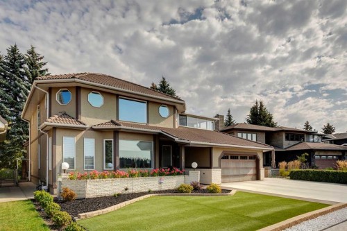 88 Woodacres Drive Sw, Calgary, AB - Outdoor With Facade