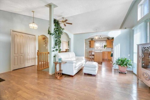 10 Valley Ridge Place Ne, Diamond Valley, AB - Indoor Photo Showing Living Room